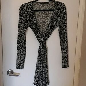 Black/white patterned wrap  dress
